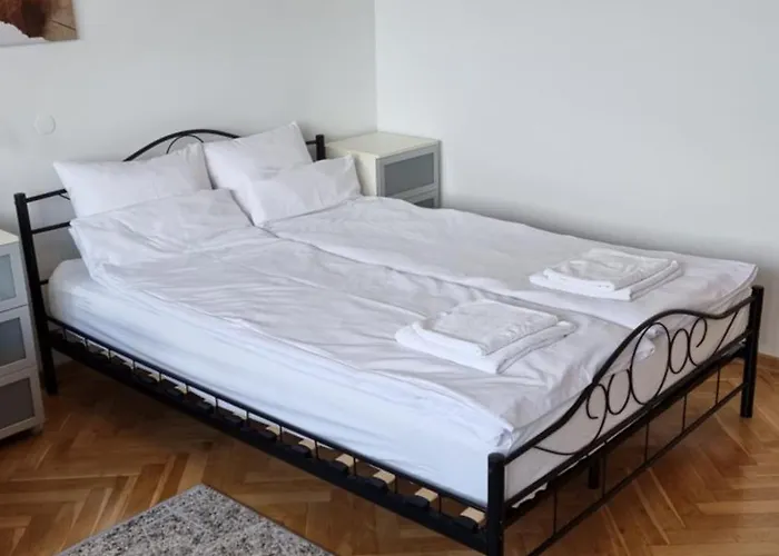 Like Home Flat B